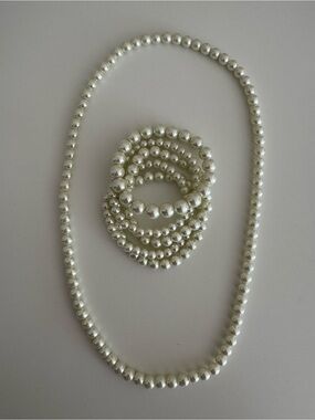 Faux Pearl Necklace and Bracelet set